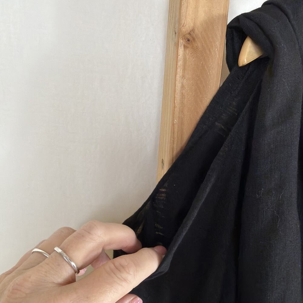 Eddie Bauer Black Shrug Zip Pocket #1331 Size One Size - Picture 3 of 4